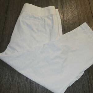 Chico's Sz. 8 White Golf Cropped Pants